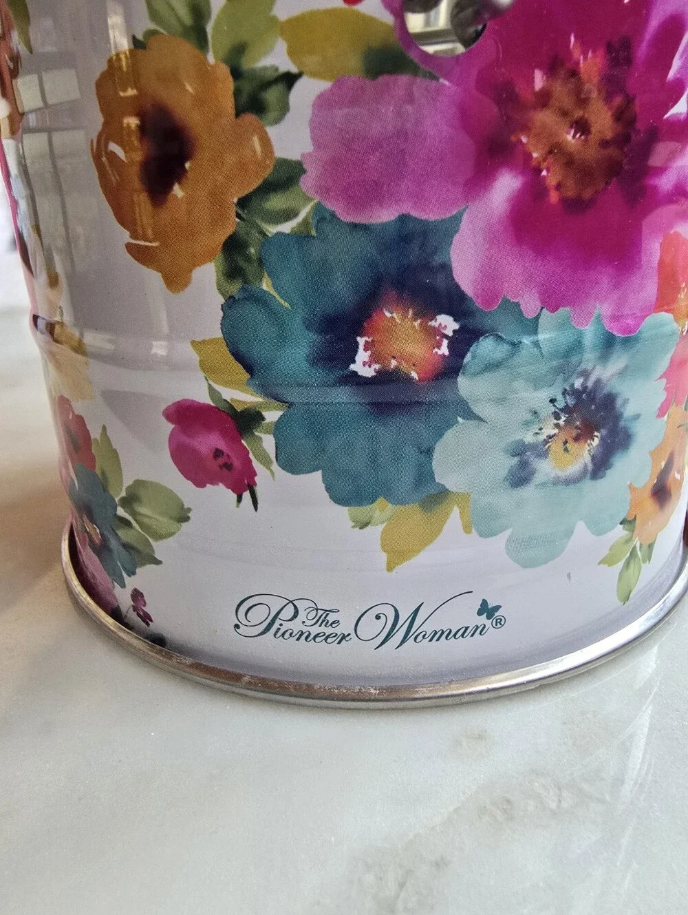 Pioneer Woman Sifter
